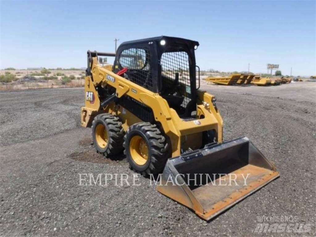 CAT 242D3 لوادر انزلاقية التوجيه