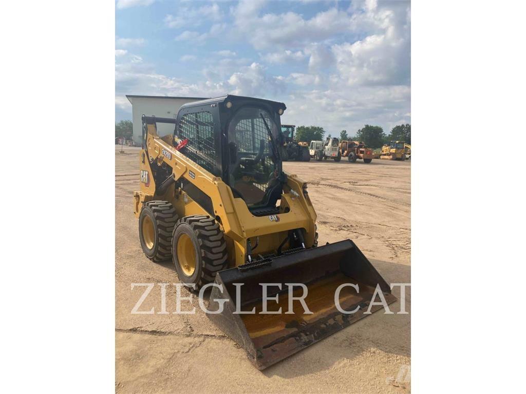 CAT 242D3 لوادر انزلاقية التوجيه