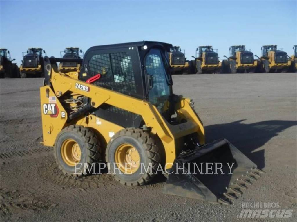 CAT 242D3 CA لوادر انزلاقية التوجيه