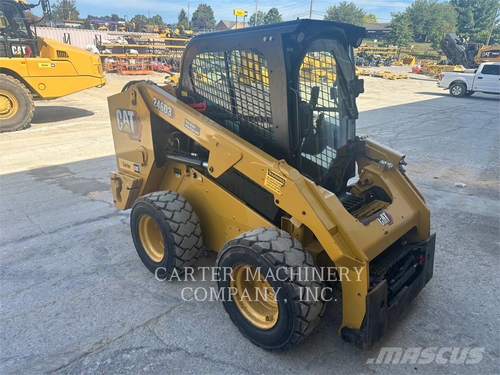 CAT 246 لوادر انزلاقية التوجيه