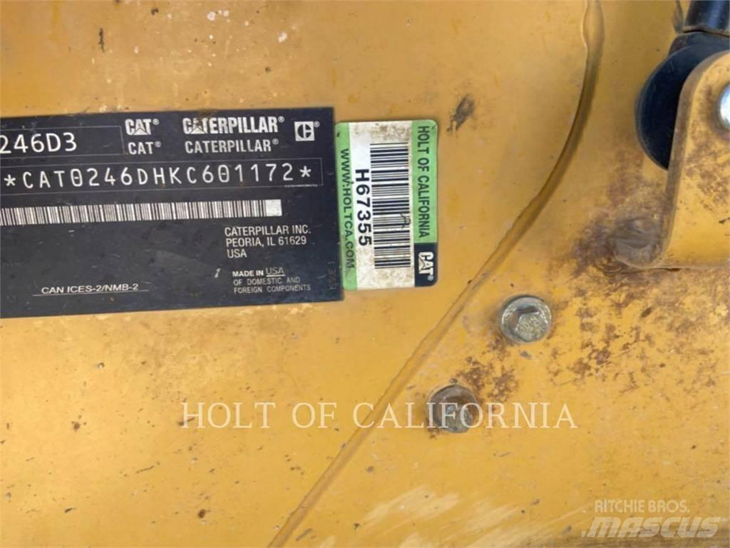 CAT 246 HF لوادر انزلاقية التوجيه