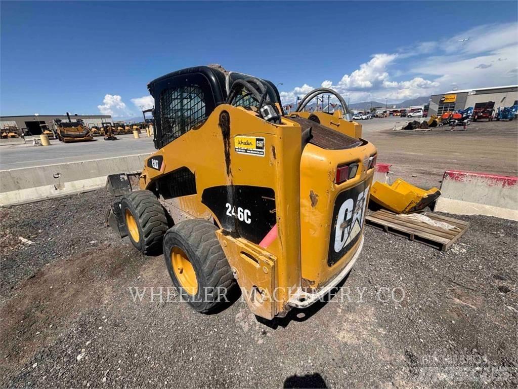 CAT 246C C3-S2 لوادر انزلاقية التوجيه