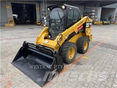 CAT 246D لوادر انزلاقية التوجيه