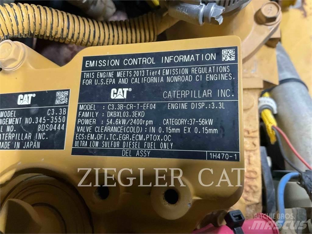 CAT 246D لوادر انزلاقية التوجيه