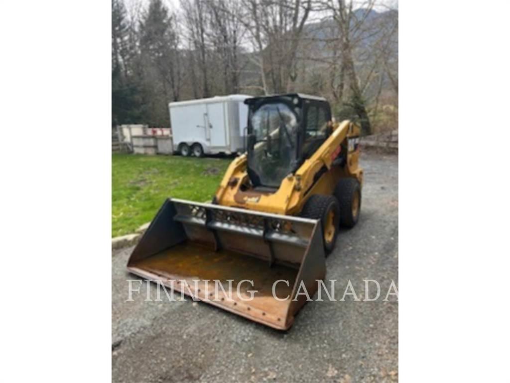 CAT 246D لوادر انزلاقية التوجيه