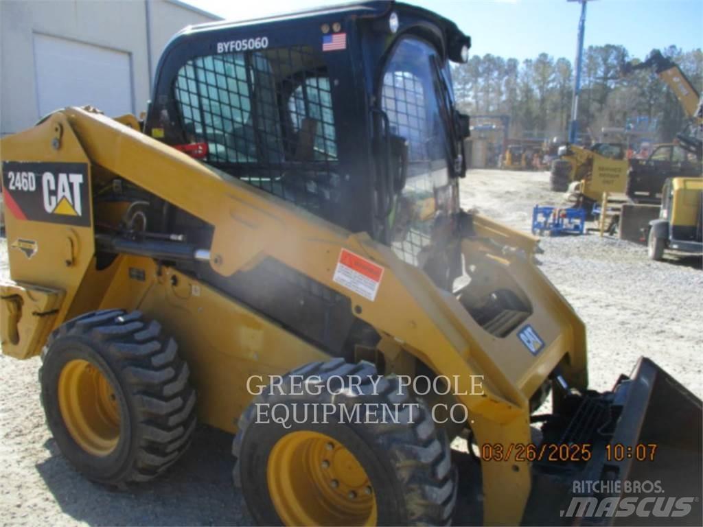 CAT 246D لوادر انزلاقية التوجيه