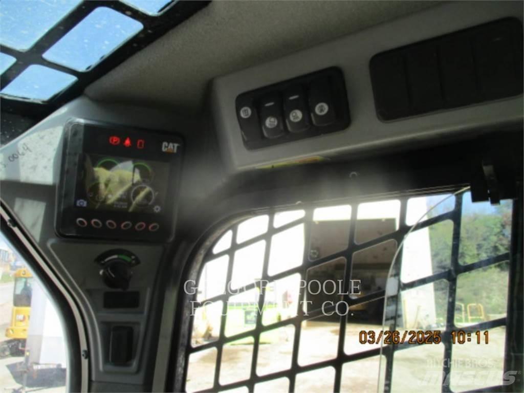 CAT 246D لوادر انزلاقية التوجيه
