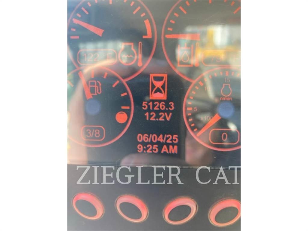CAT 246D لوادر انزلاقية التوجيه