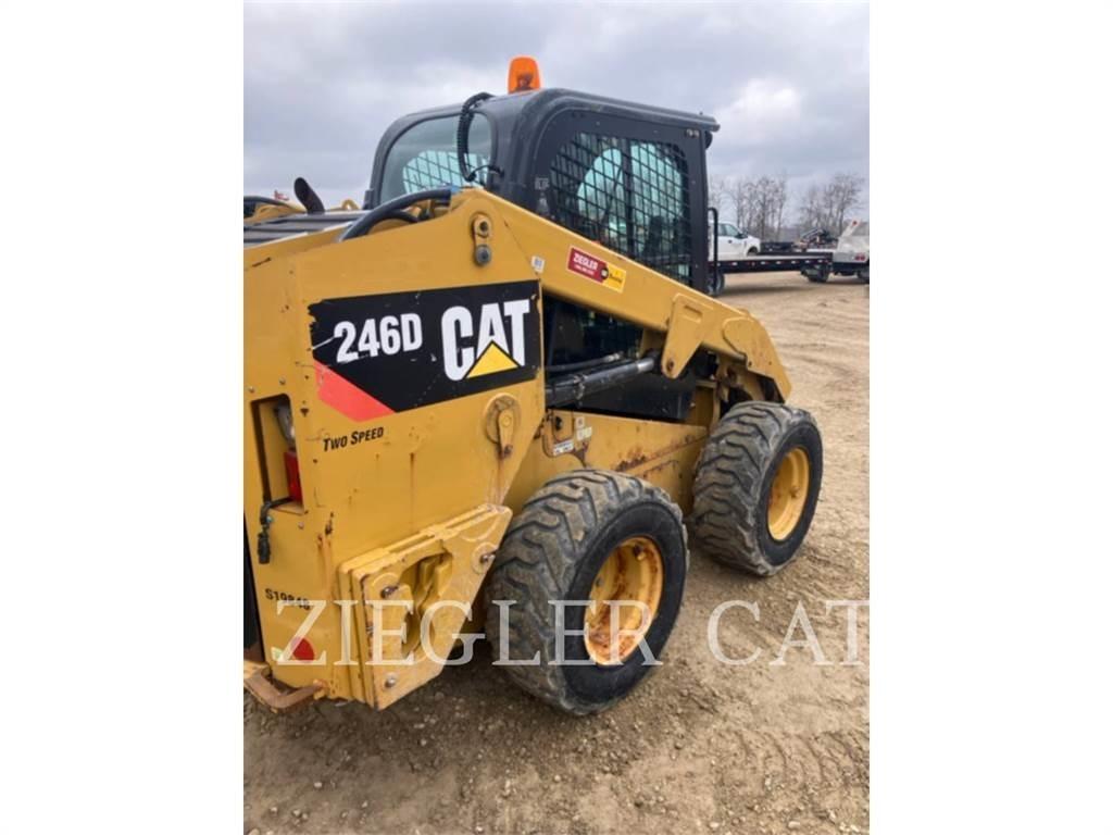 CAT 246D لوادر انزلاقية التوجيه