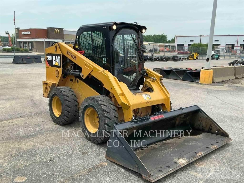 CAT 246D لوادر انزلاقية التوجيه