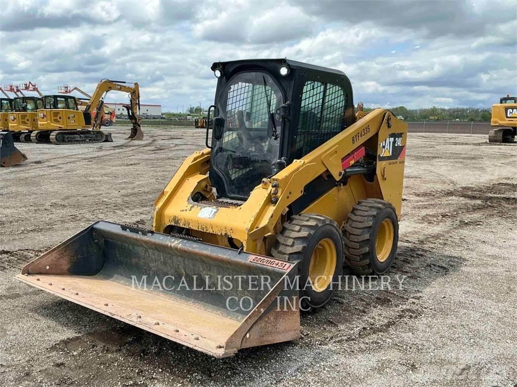 CAT 246D لوادر انزلاقية التوجيه