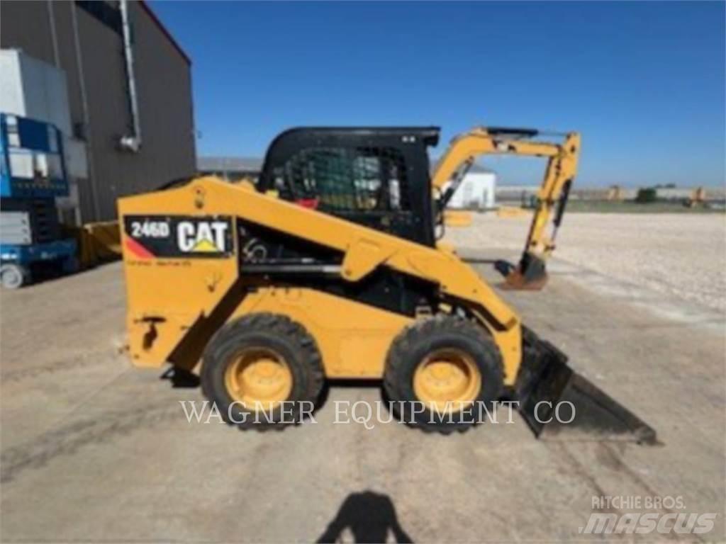 CAT 246D لوادر انزلاقية التوجيه