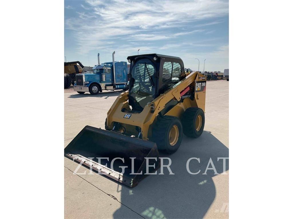 CAT 246D لوادر انزلاقية التوجيه