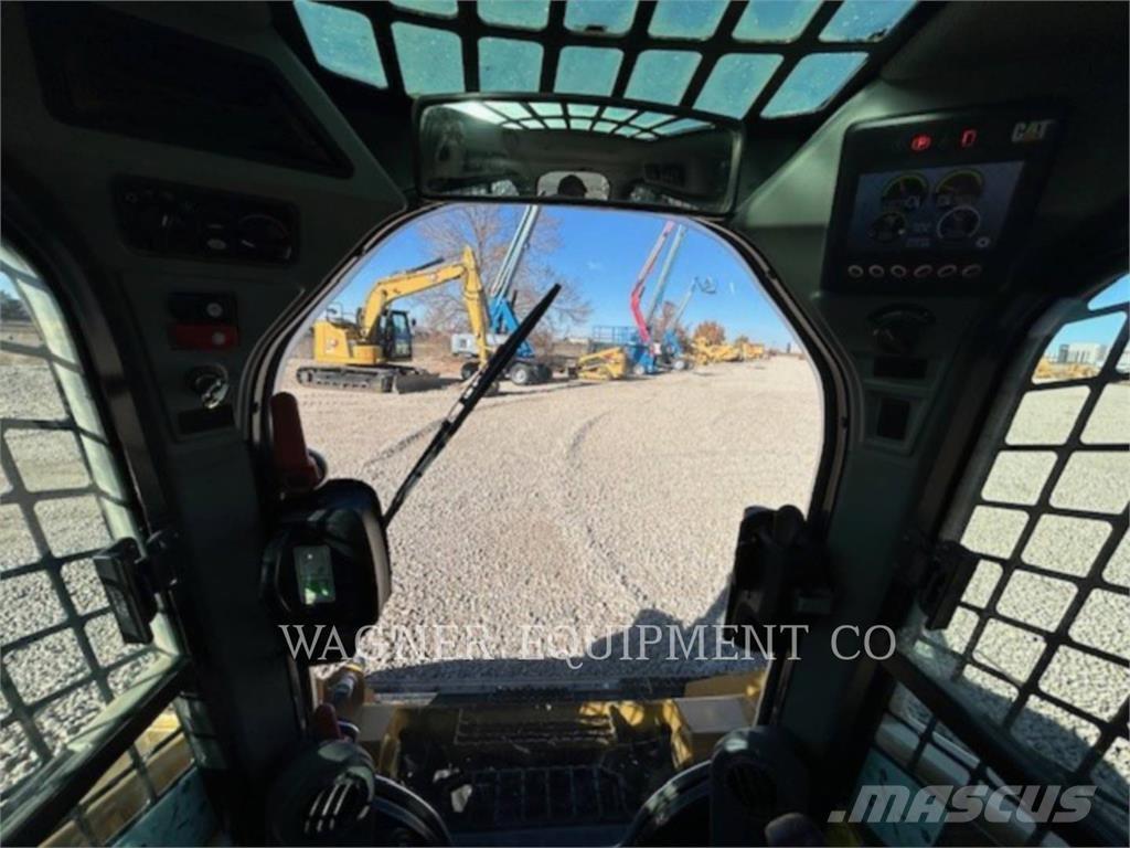 CAT 246D لوادر انزلاقية التوجيه