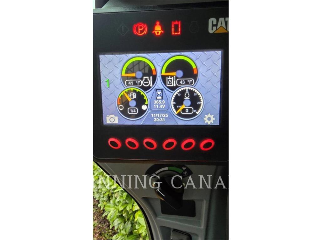 CAT 246D لوادر زحافة