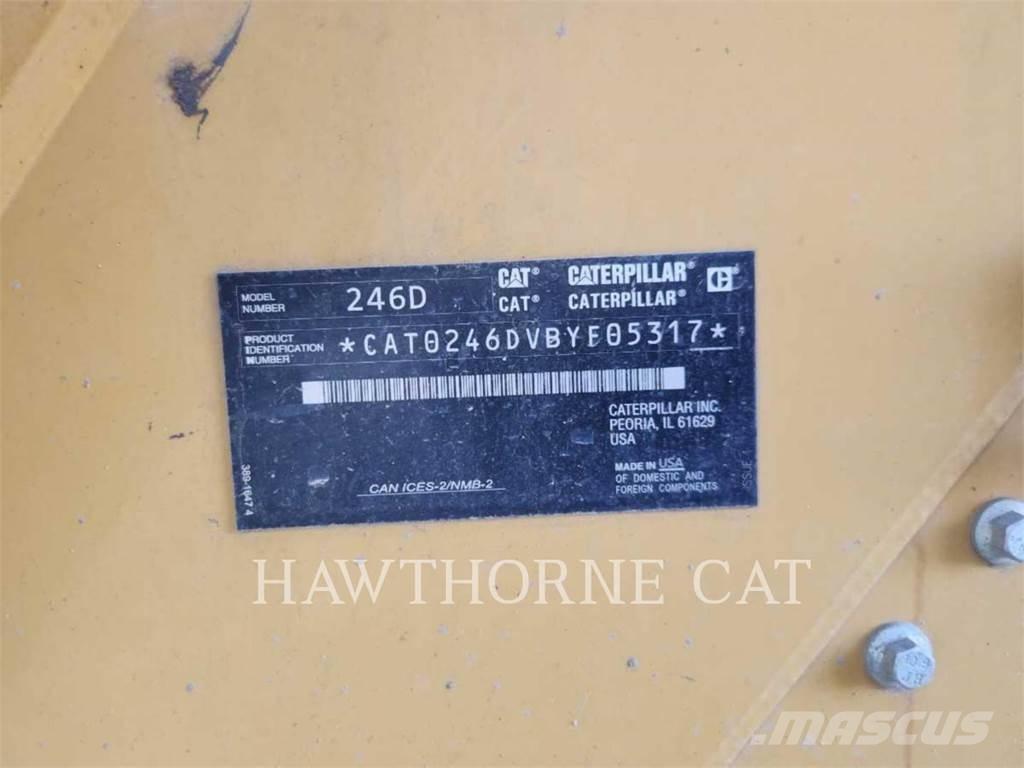 CAT 246D لوادر انزلاقية التوجيه