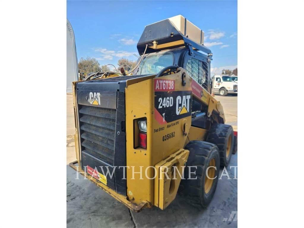 CAT 246D CBHF لوادر انزلاقية التوجيه