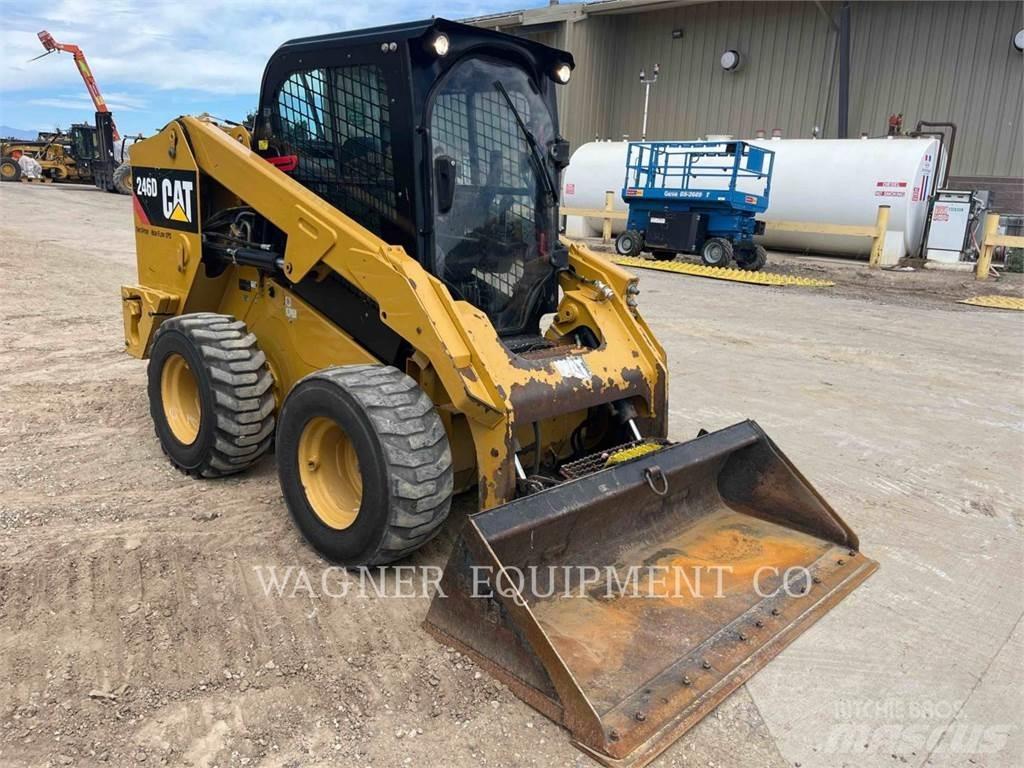 CAT 246D HF لوادر انزلاقية التوجيه