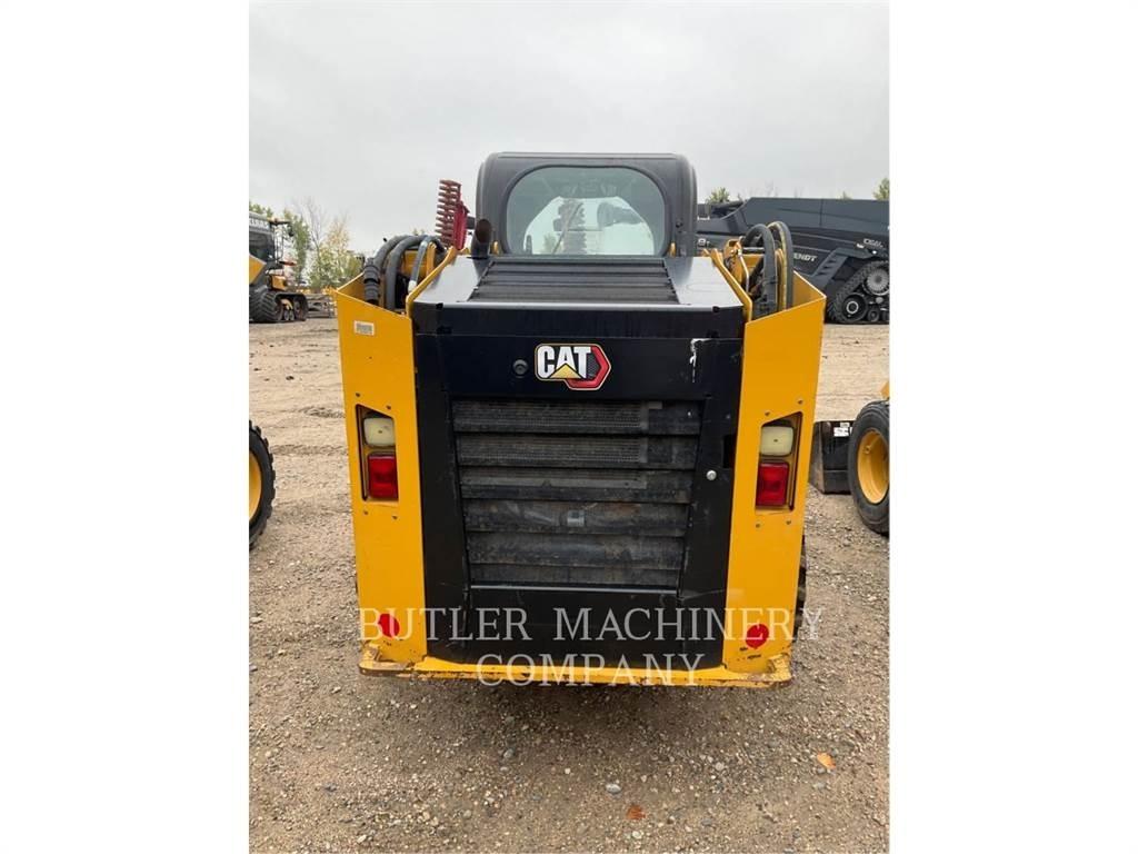 CAT 246D3 لوادر انزلاقية التوجيه
