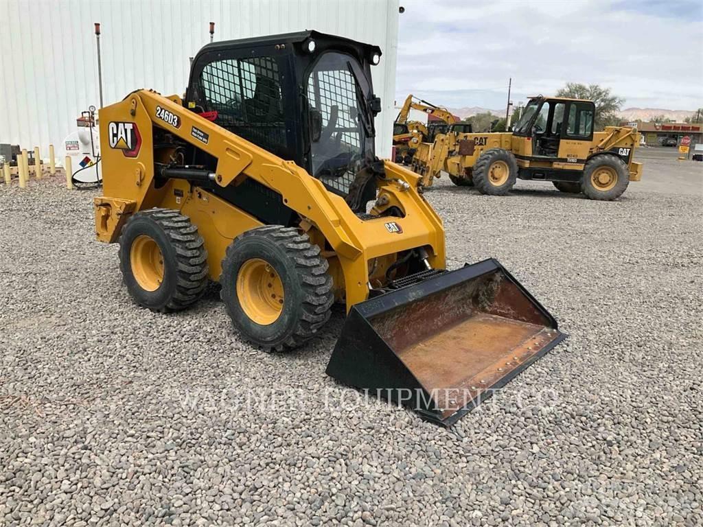 CAT 246D3 لوادر انزلاقية التوجيه
