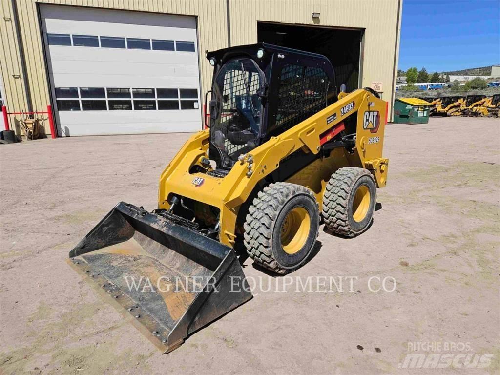 CAT 246D3 لوادر انزلاقية التوجيه