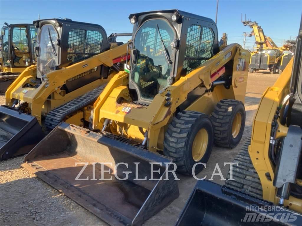 CAT 246D3 لوادر انزلاقية التوجيه