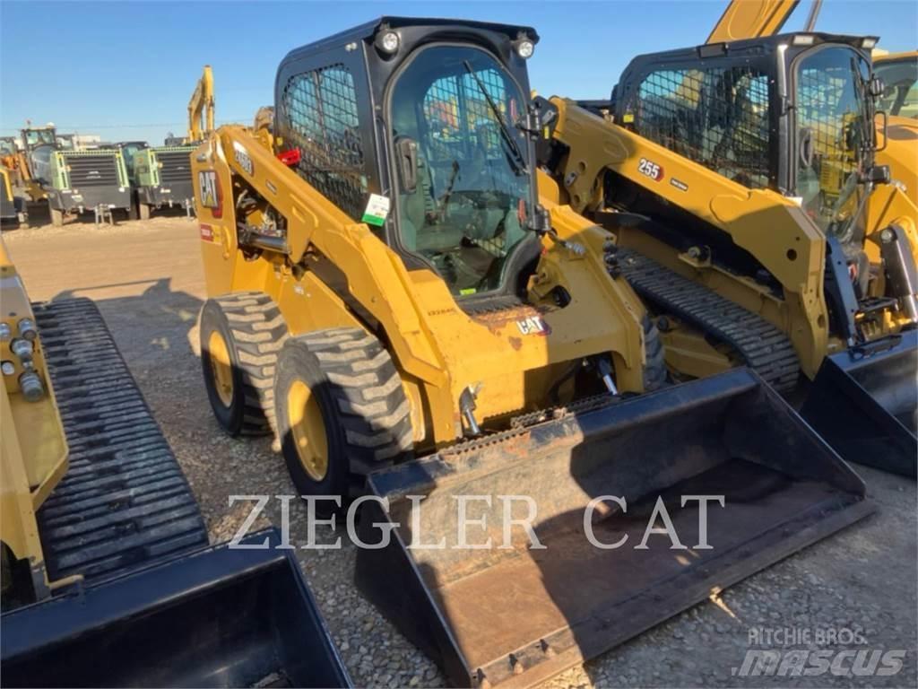 CAT 246D3 لوادر انزلاقية التوجيه