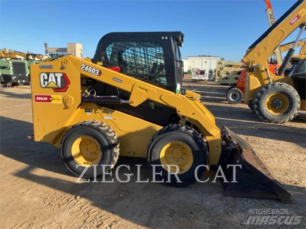 CAT 246D3 لوادر انزلاقية التوجيه