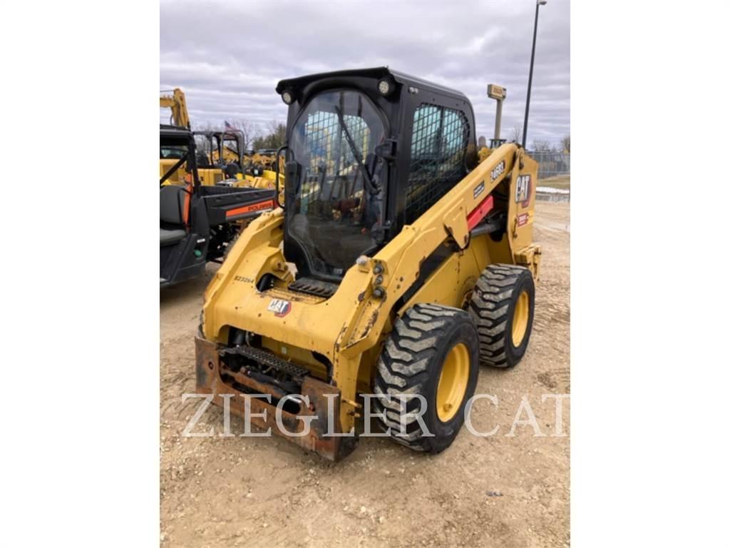CAT 246D3 لوادر انزلاقية التوجيه