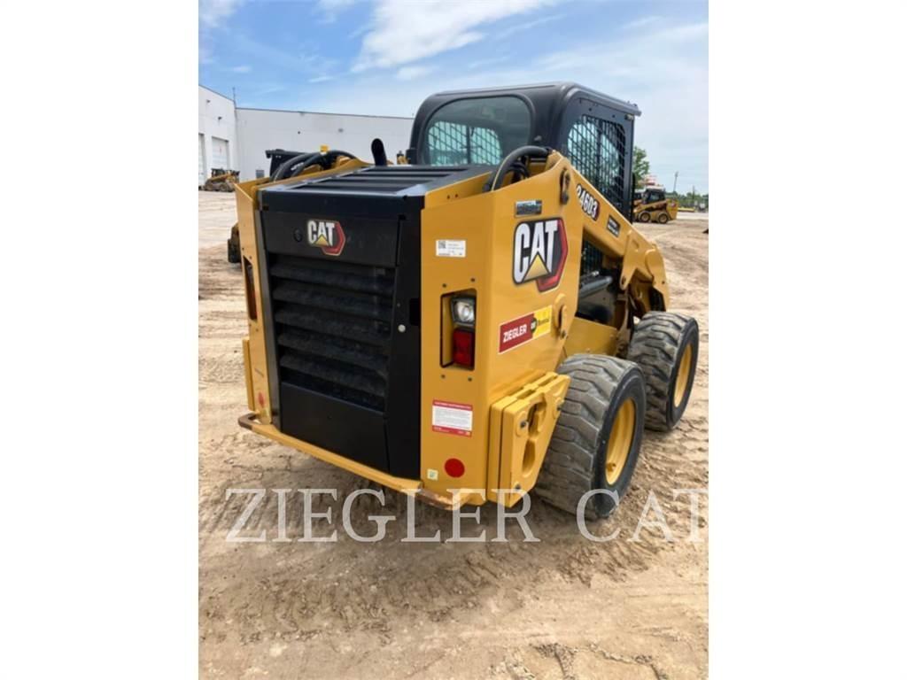 CAT 246D3 لوادر انزلاقية التوجيه
