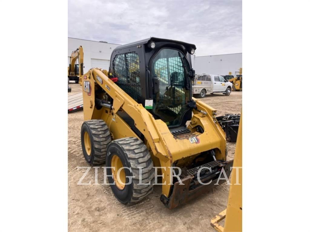 CAT 246D3 لوادر انزلاقية التوجيه