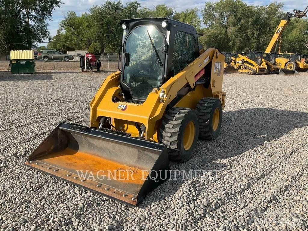 CAT 246D3 لوادر انزلاقية التوجيه