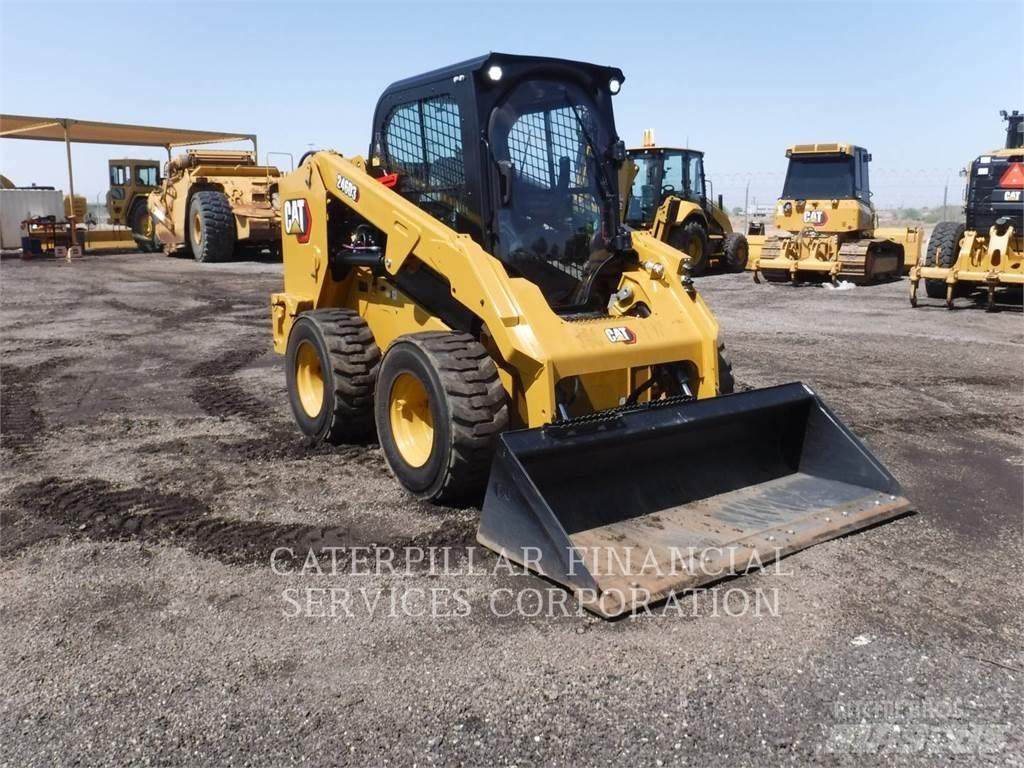 CAT 246D3 لوادر انزلاقية التوجيه