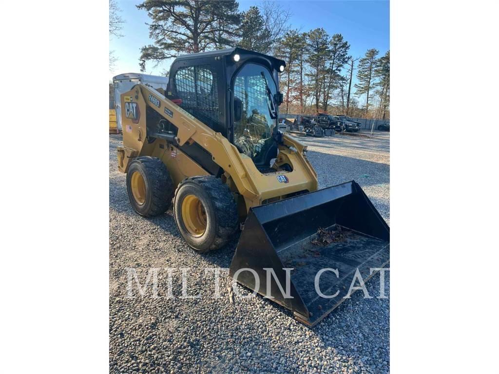 CAT 246D3 لوادر انزلاقية التوجيه
