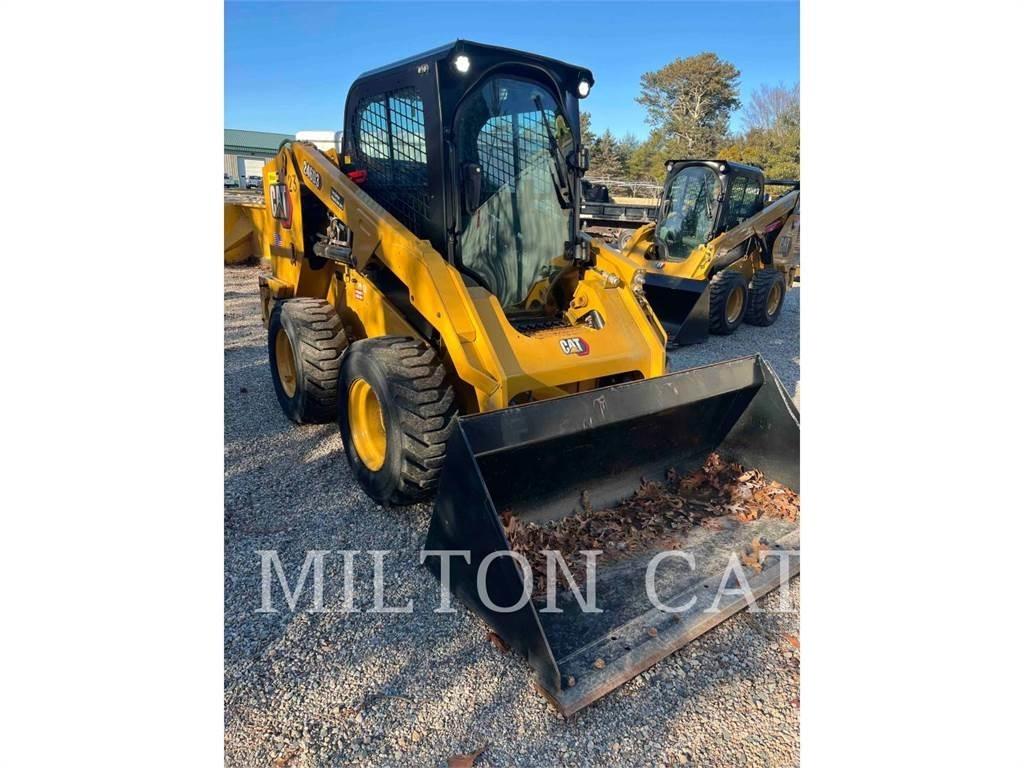 CAT 246D3 لوادر انزلاقية التوجيه