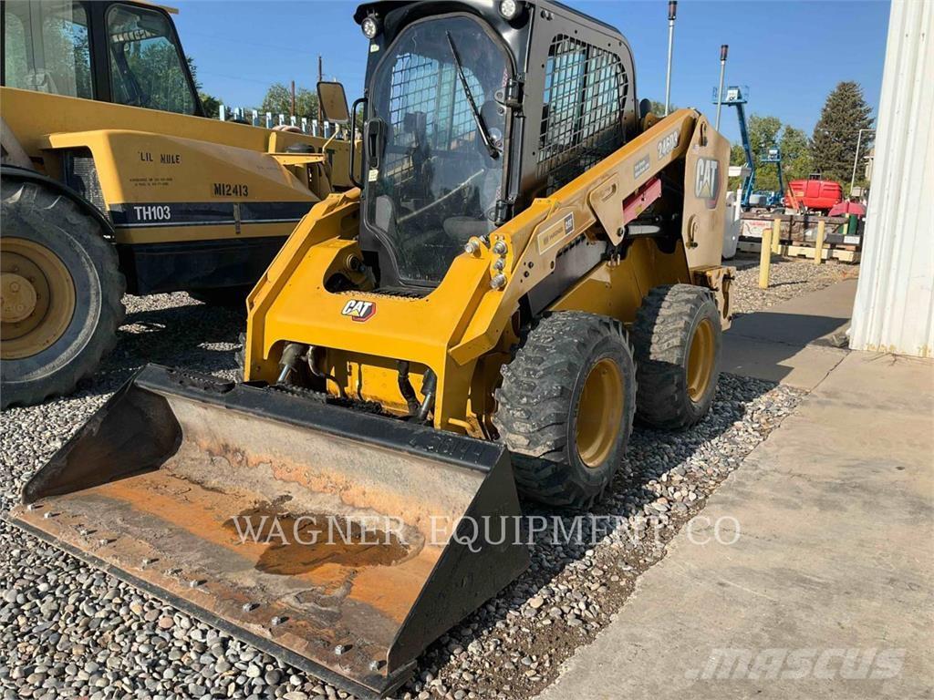 CAT 246D3 لوادر انزلاقية التوجيه