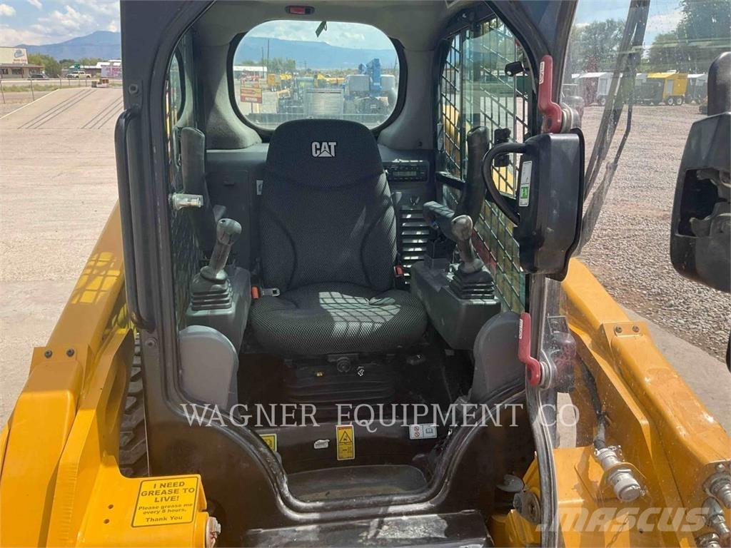 CAT 246D3 لوادر انزلاقية التوجيه