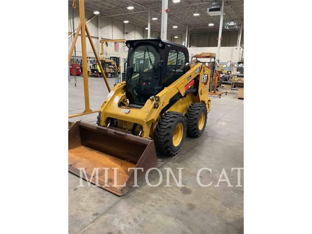 CAT 246D3 لوادر انزلاقية التوجيه