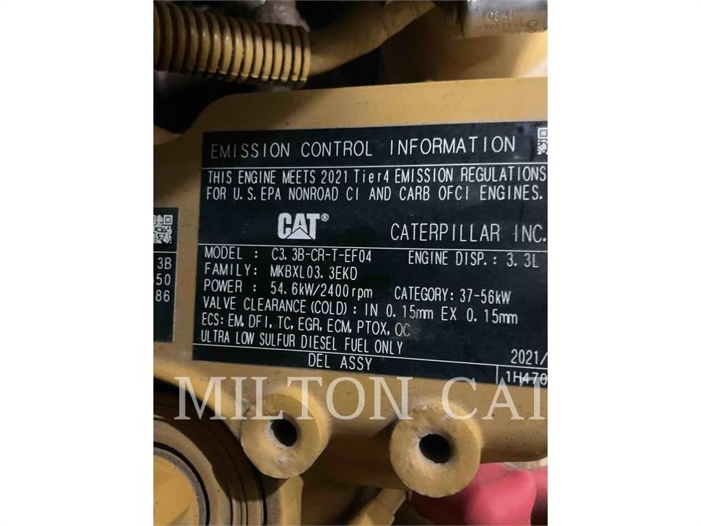 CAT 246D3 لوادر انزلاقية التوجيه