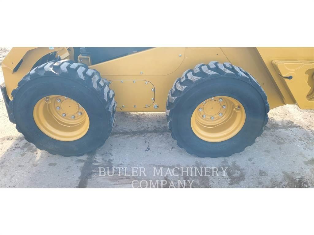 CAT 246D3 C3D3 لوادر انزلاقية التوجيه