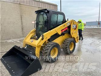 CAT 246D3 C3H2 لوادر انزلاقية التوجيه
