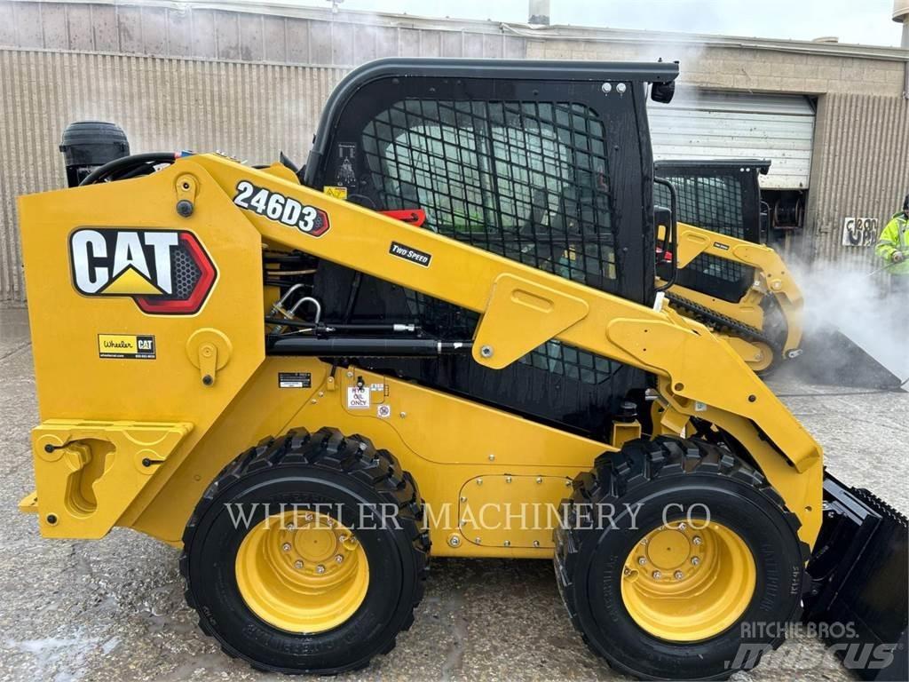 CAT 246D3 C3H2 لوادر انزلاقية التوجيه