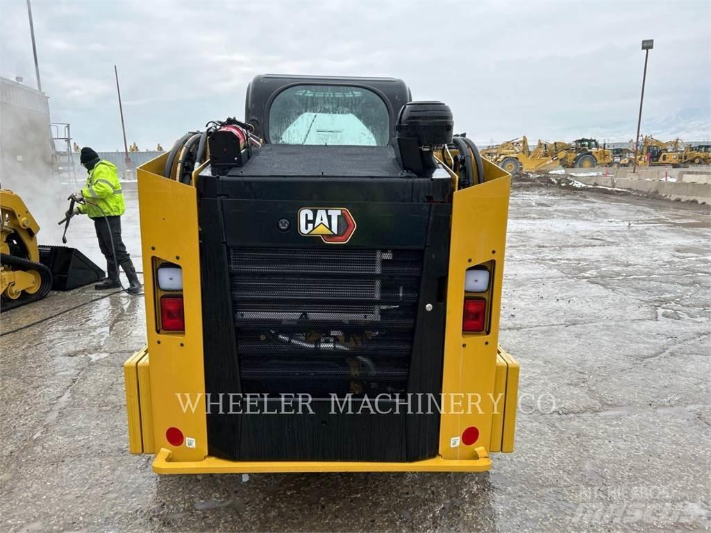 CAT 246D3 C3H2 لوادر انزلاقية التوجيه