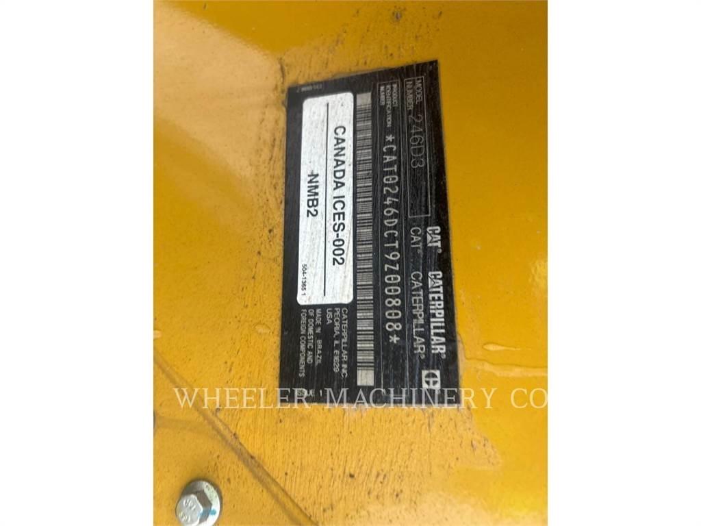 CAT 246D3 C3H2 لوادر انزلاقية التوجيه