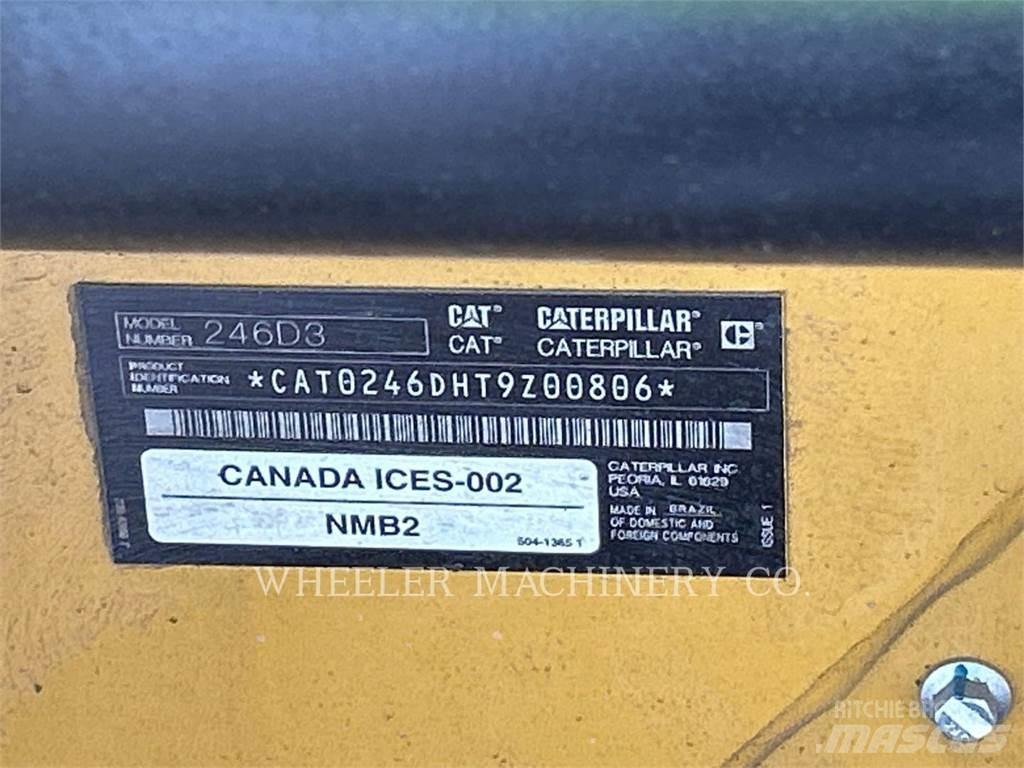 CAT 246D3 C3H2 لوادر انزلاقية التوجيه