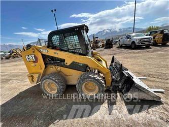 CAT 246D3 C3H2 لوادر انزلاقية التوجيه