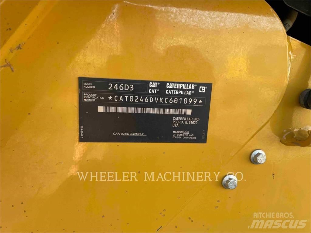 CAT 246D3 C3H2 لوادر انزلاقية التوجيه