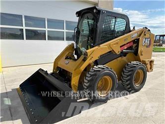 CAT 246D3 C3H2 لوادر انزلاقية التوجيه