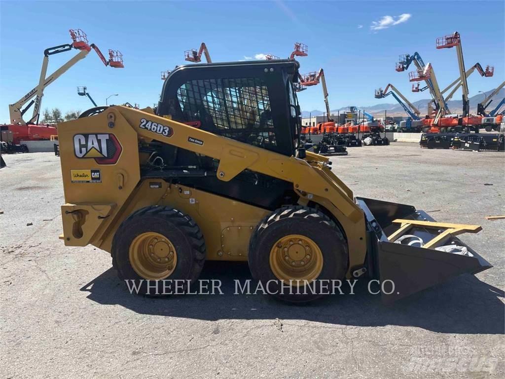 CAT 246D3 C3H2 لوادر انزلاقية التوجيه