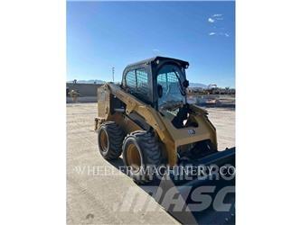 CAT 246D3 C3H2 لوادر انزلاقية التوجيه